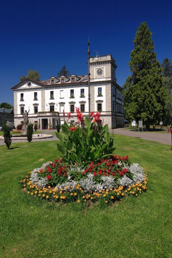 Golf Resort Hotel Konopiste Benesov  Exterior photo